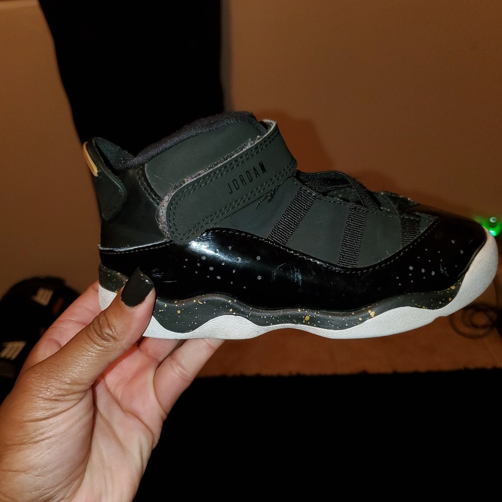 Black Jordan shoes
